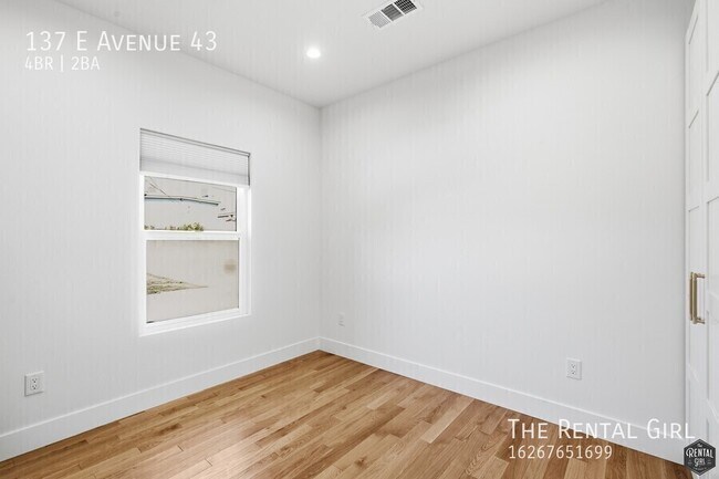 Building Photo - 137 E Ave 43