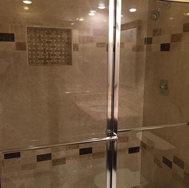 Building Photo - 10740 S Golfview Dr