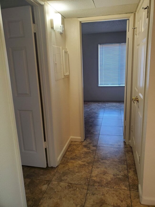 Building Photo - FLO1313