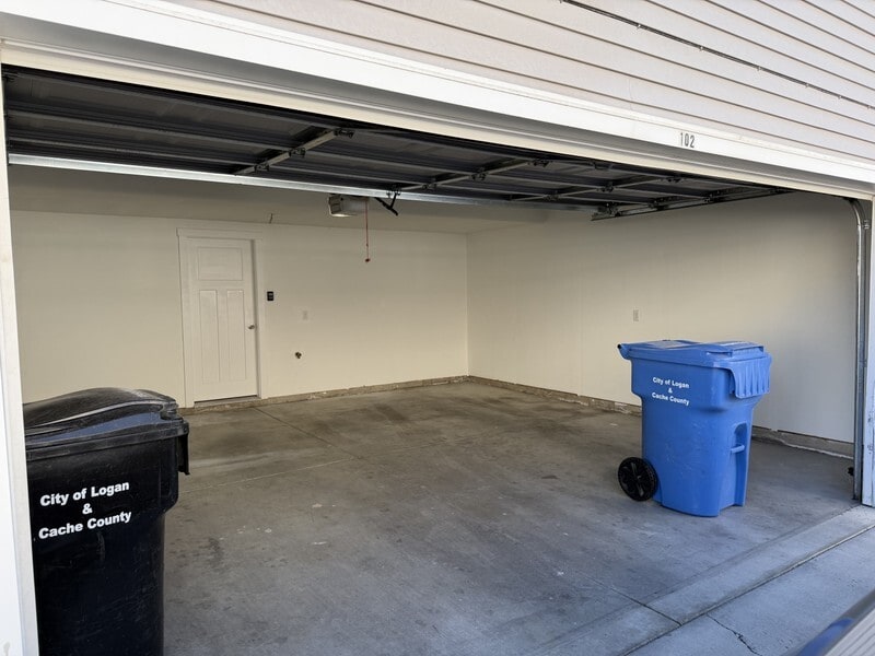 Building Photo - 1567 N 400 W