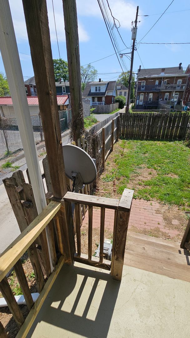 Building Photo - 3 Bedroom Duplex