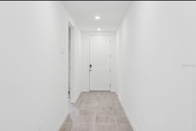 Building Photo - 2310 White Tail St
