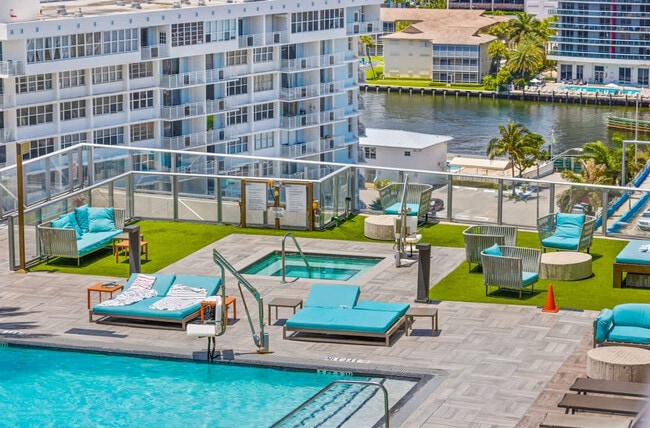 Building Photo - 4011 S Ocean Dr