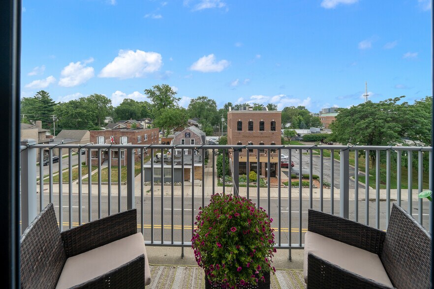 Building Photo - 101 Curry Ave