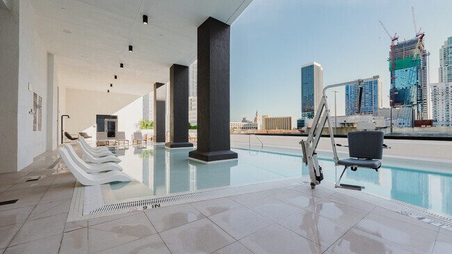 Building Photo - 225 N Miami Ave