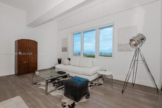 Building Photo - 2301 Collins Ave