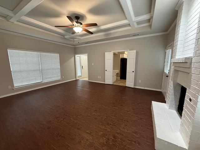 Building Photo - 318 Shade tree St