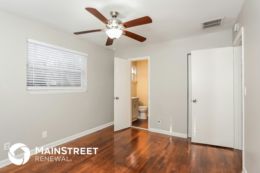 Building Photo - 5029 Fredericksburg Ave