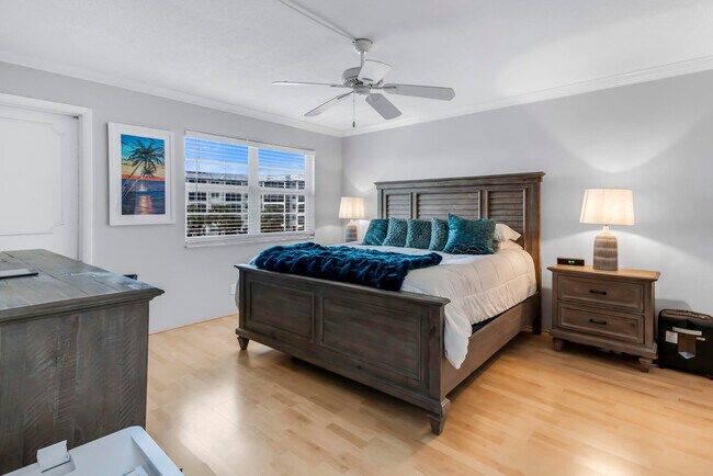 Building Photo - 2871 N Ocean Blvd