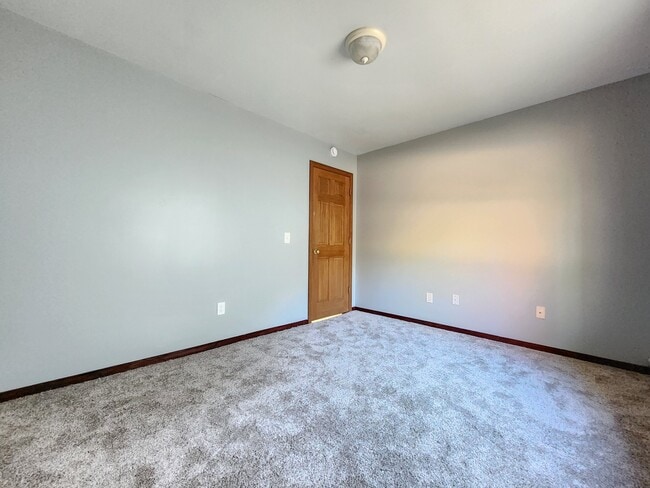 Building Photo - 1323 Pushaw Rd