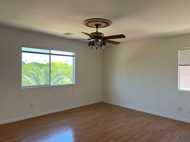 Building Photo - Summerlin North