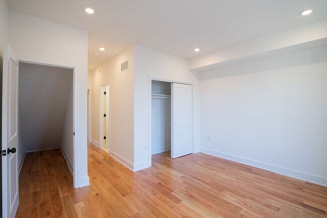 Building Photo - 2022 N 5th St