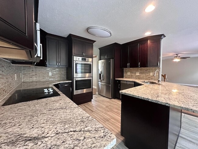 Building Photo - 2355 Henesy Ln
