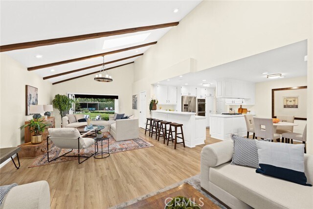 Building Photo - 1647 N Santa Anita Ave