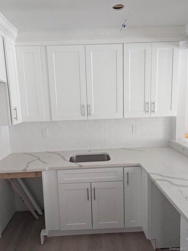 Building Photo - 10 Wild Oaks Rd