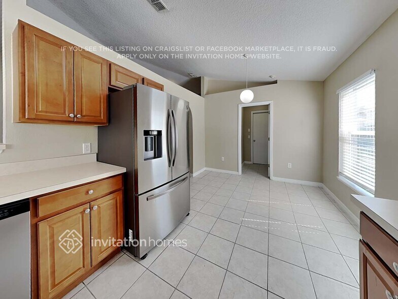 Building Photo - 527 Stonewall Ave