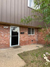 Building Photo - 3000 W Illinois Ave