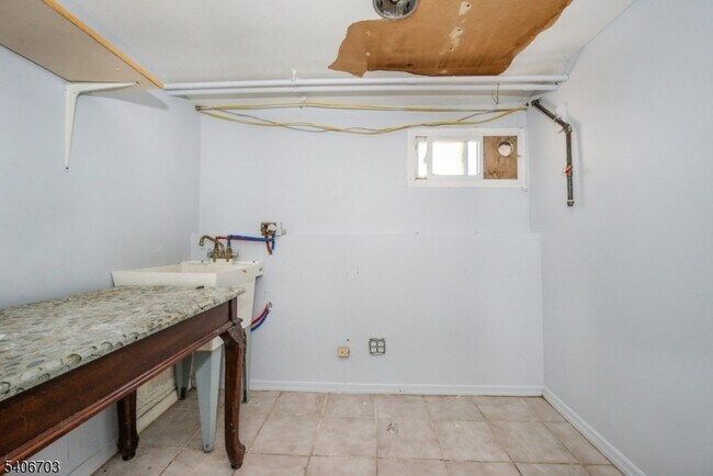 Building Photo - 86 Watsessing Ave