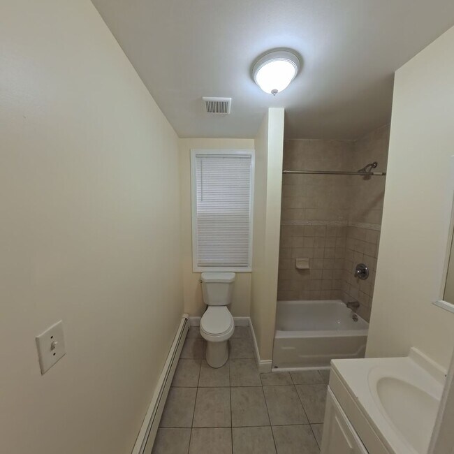 Building Photo - 140-142 Lorraine St