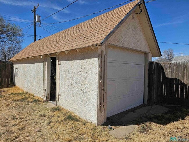 Building Photo - 2808 Ross St