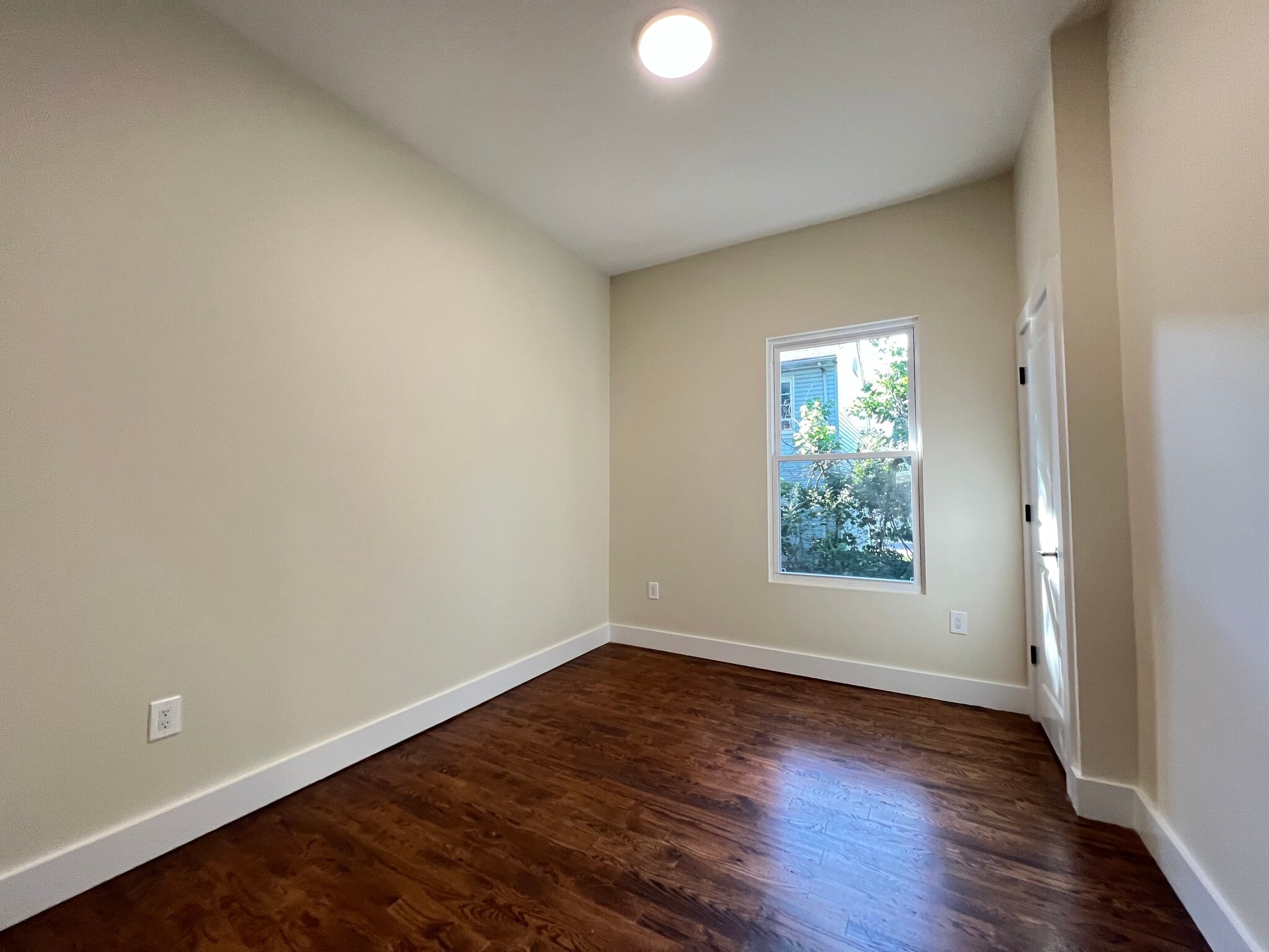 Unit 2 - 44 Van Nostrand Ave