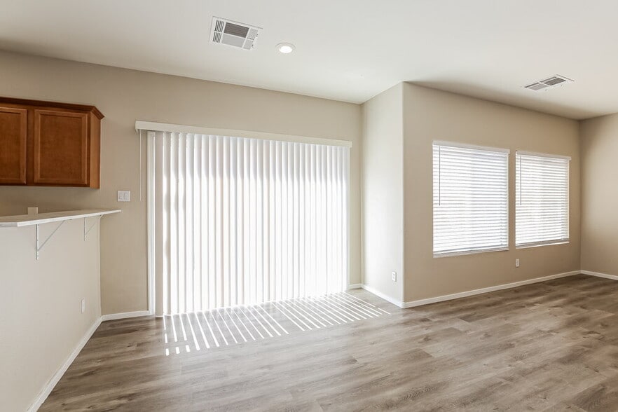 Building Photo - 927 Appaloosa Hills Ave