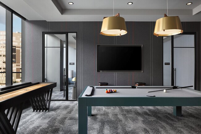 Building Photo - 33 Park View Ave