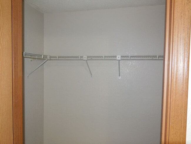 Building Photo - One Bedroom Condo with Fireplace and Stack...