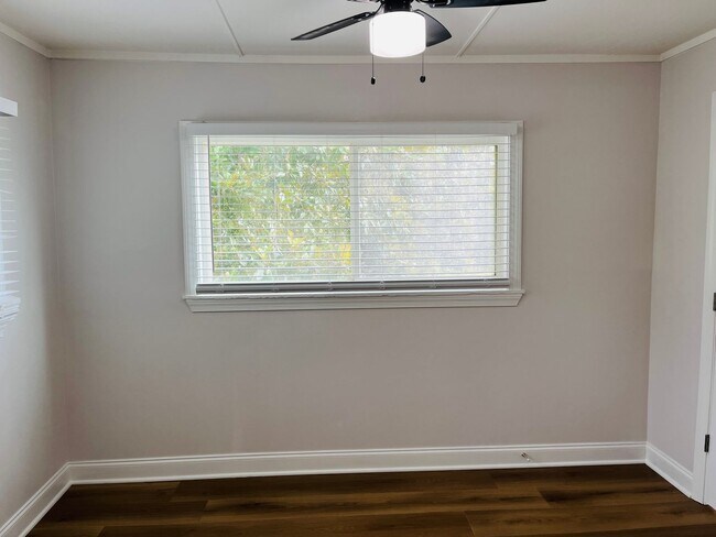 Building Photo - Wow! Newly renovated 2 bedroom 2 bathroom unit in Lithonia. Must see!