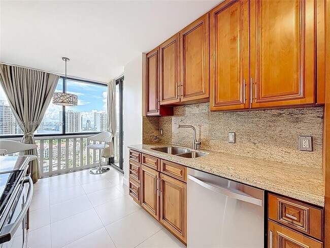 Building Photo - 1000 W Island Blvd