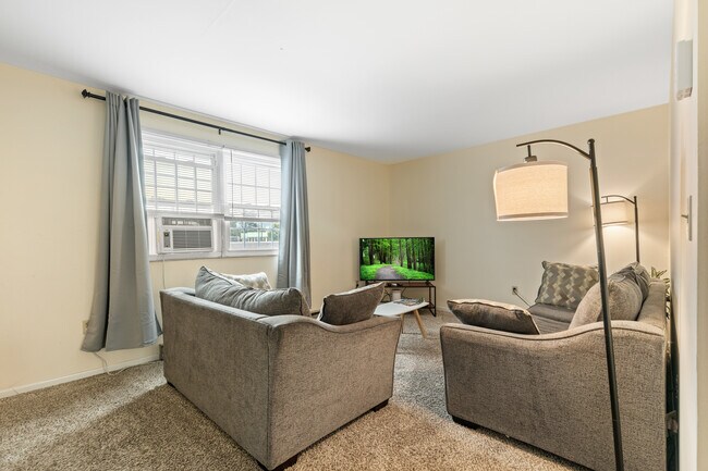 Building Photo - 276 Broad St