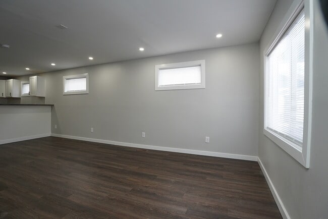 Building Photo - 1258 Miner St