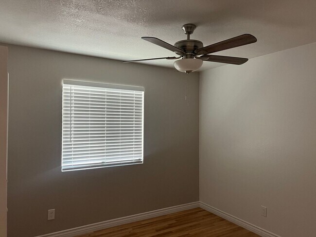 Building Photo - Tempe Home For Rent