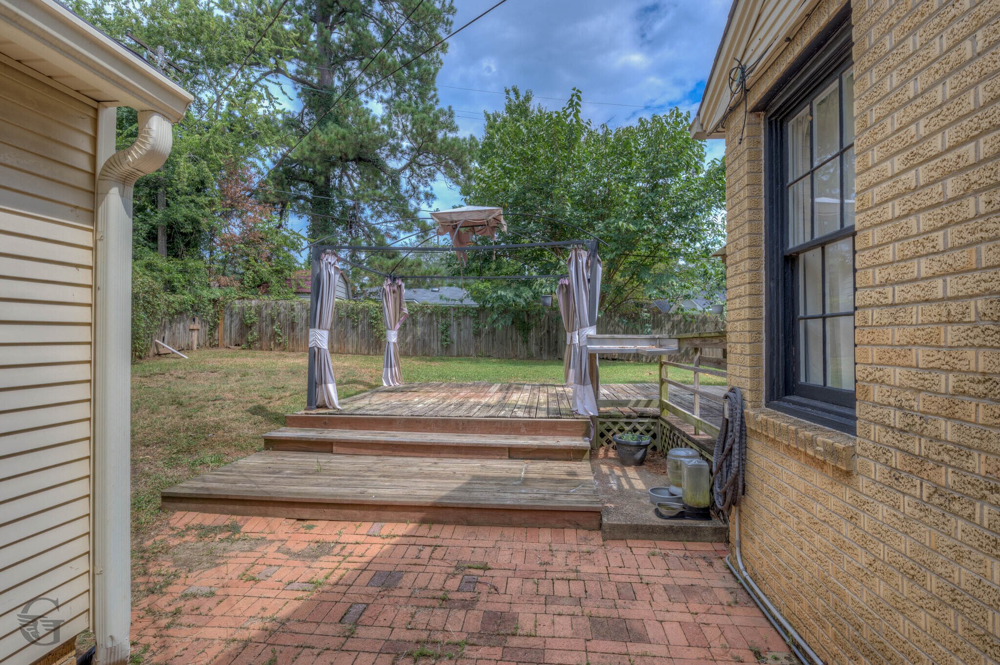 Building Photo - 316 Elmwood Cir