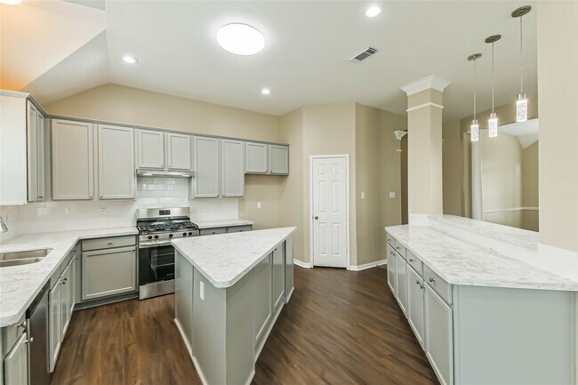 Building Photo - 10542 Oleander Point Dr