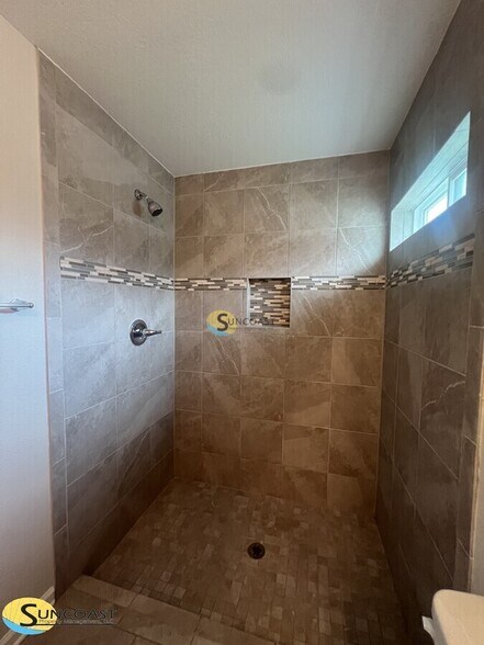 Building Photo - 8777 Kaye Ln