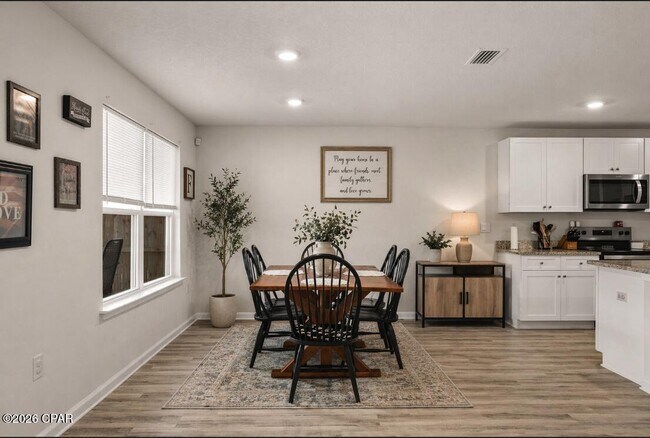 Building Photo - 7504 Delancey St