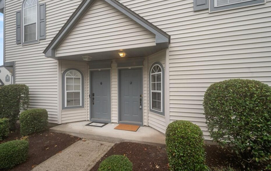 Building Photo - 4520 Shallowford Cir