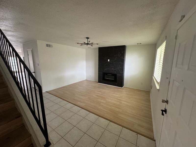 Building Photo - 6685 Kentwick Dr