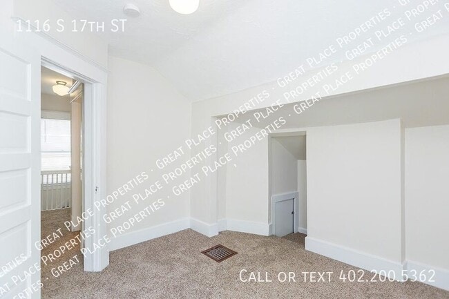 Building Photo - 1116 S 17th St