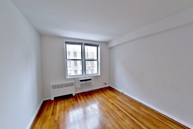 Primary Photo - 340 East 58th Street