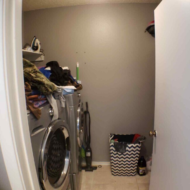 Building Photo - 8206 Talkenhorn