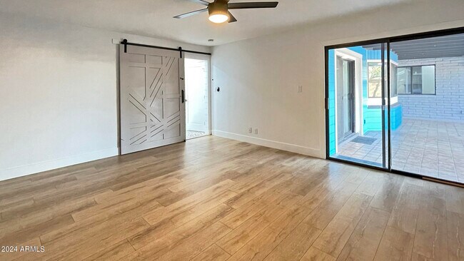 Building Photo - 3005 S Fairway Dr