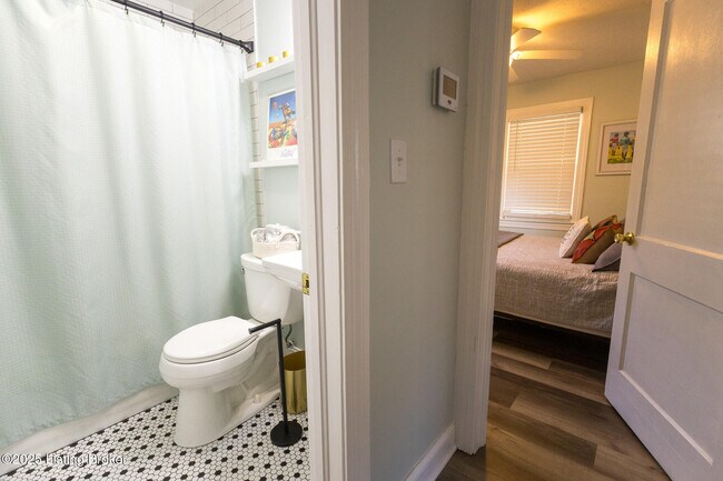 Building Photo - 720 Gheens Ave