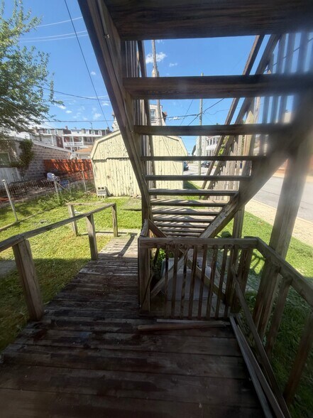 Building Photo - 834 Latimer St