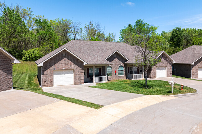 Building Photo - Grandview Estates