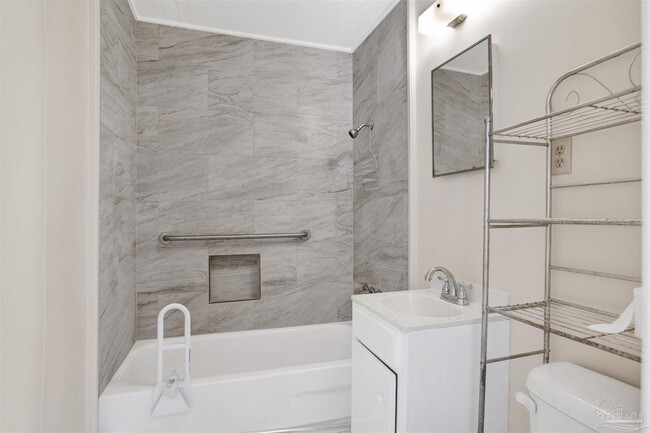 Building Photo - 3206 N Miller St