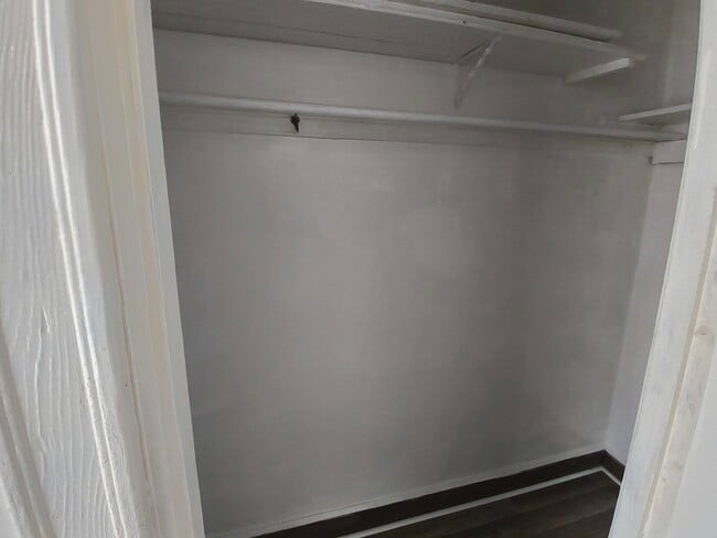 Building Photo - 2542 W 64th St