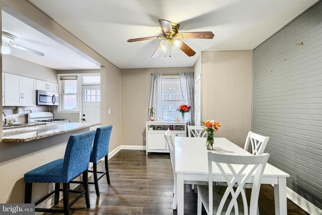 Building Photo - 1543 Lochwood Rd