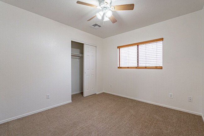 Building Photo - Pending/ Rented - Spacious Oro Valley 4-Bedroom Rental with Modern Comforts